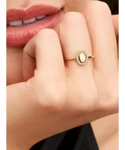 Alternative view of Engravable Oval Halo Ring